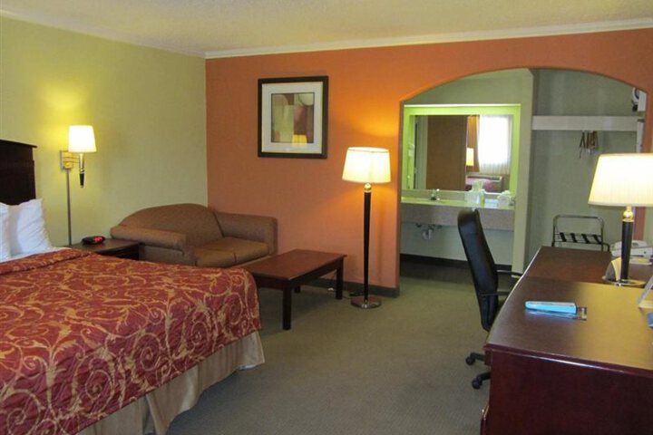 Hotel Suite Photo