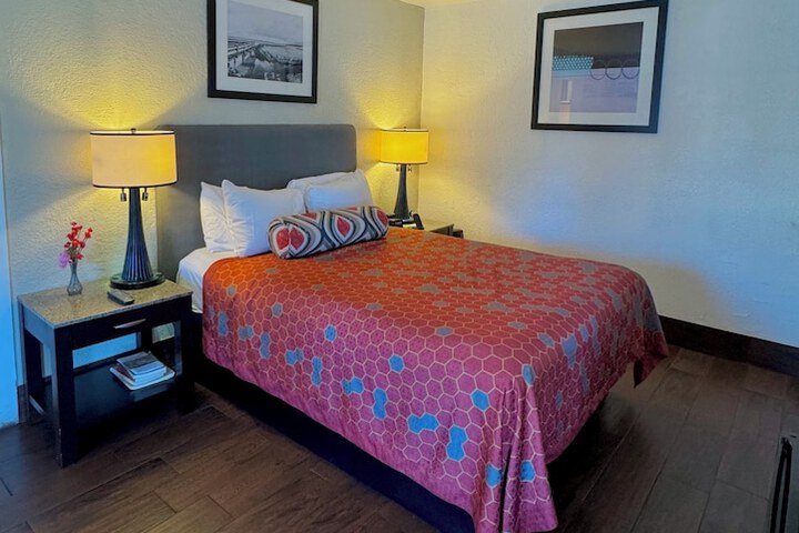 Room 15 of 30