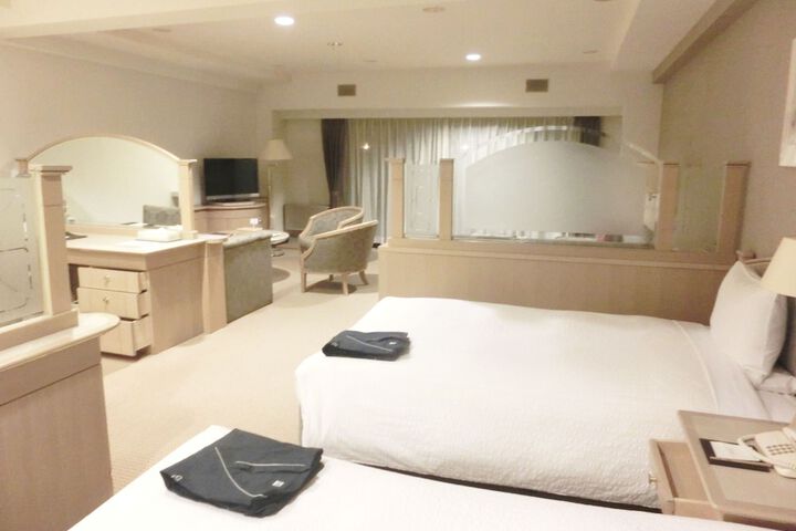 Room 11 of 66