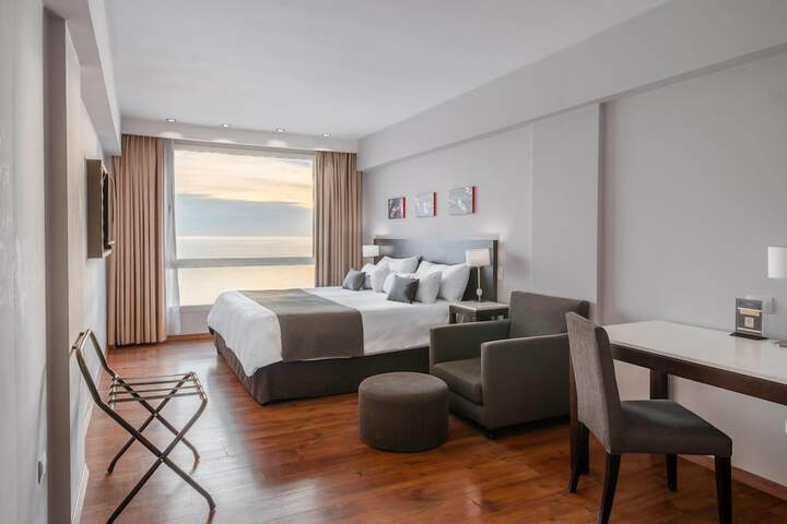 Room 21 of 104
