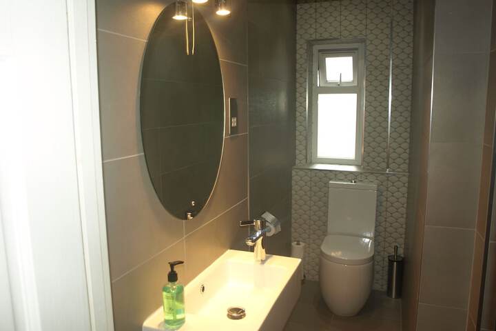Room 21 of 37