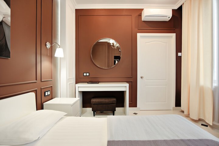 Room 3 of 62