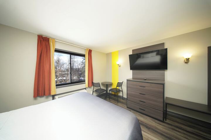 Room 9 of 71