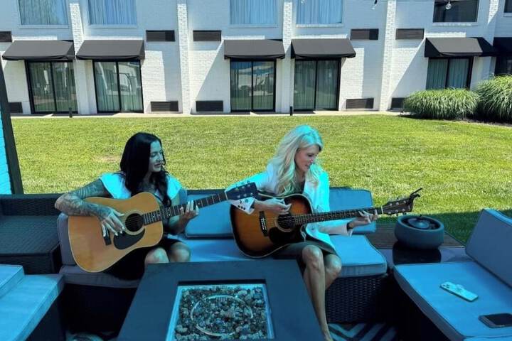 Hotel Exterior 59 of 64