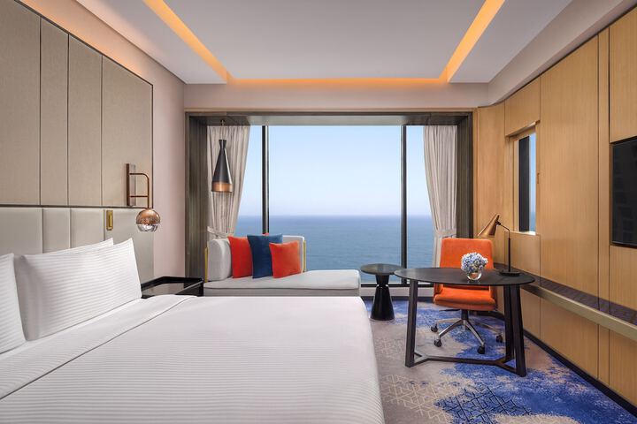 Room 21 of 90