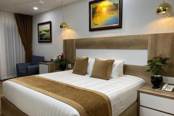 Room 9 of 35