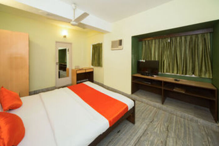 Room 33 of 42