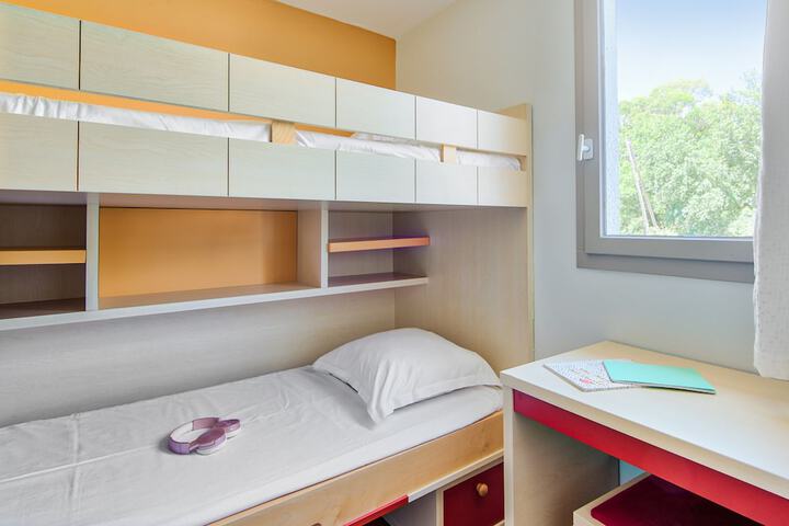 Room 10 of 41