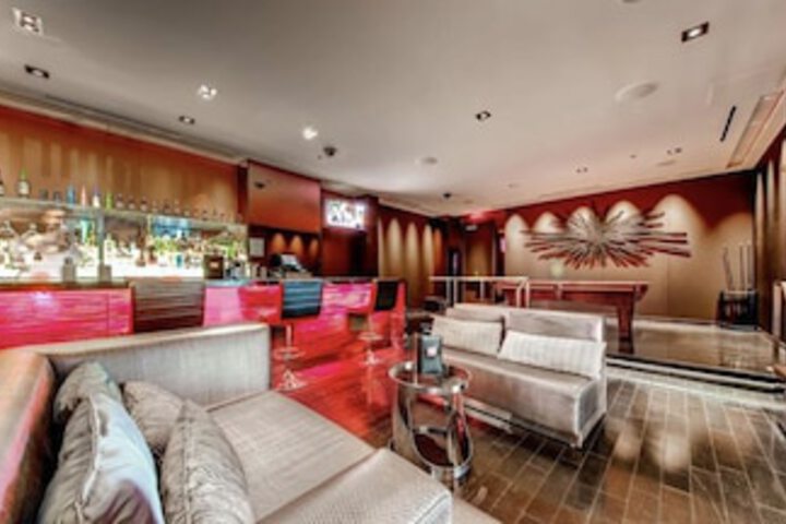 Lounge 217 of 252