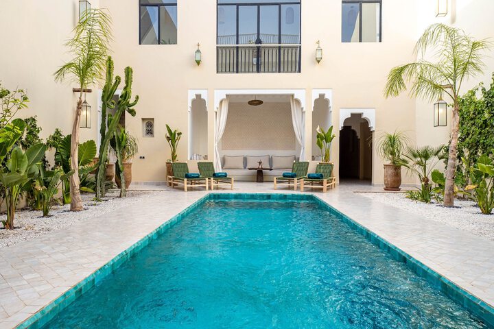 Pool 40 of 71