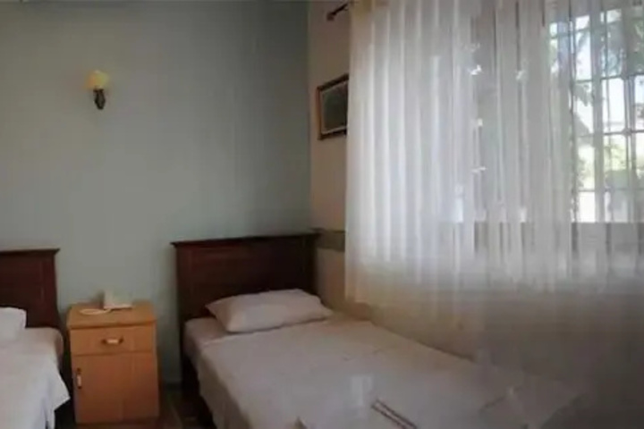 Room 3 of 7