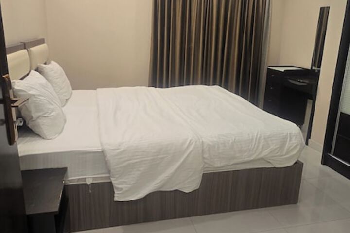 Room 18 of 37