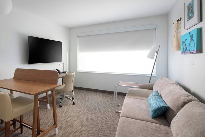 Room 41 of 100