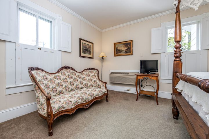 Cedar Creek Guest Room Double Bed (42 of 43)