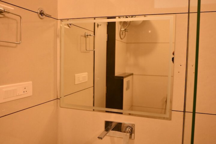 Room 7 of 17