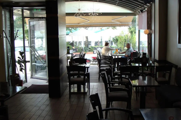 restaurant