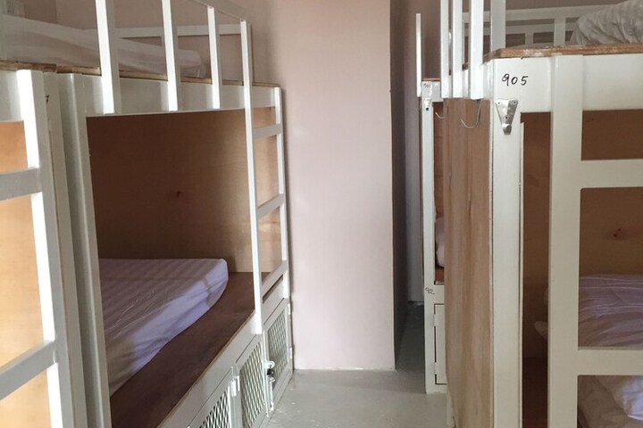 Room 6 of 129
