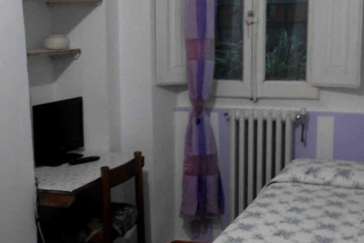 Room 3 of 43