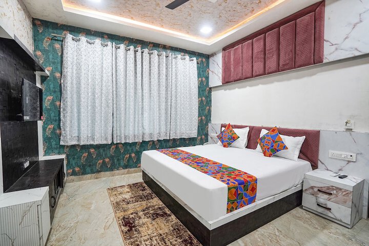 Room 28 of 34