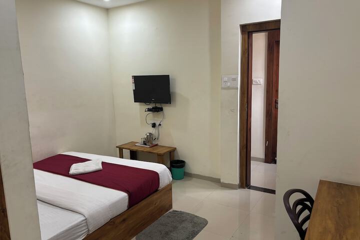 Room 17 of 32