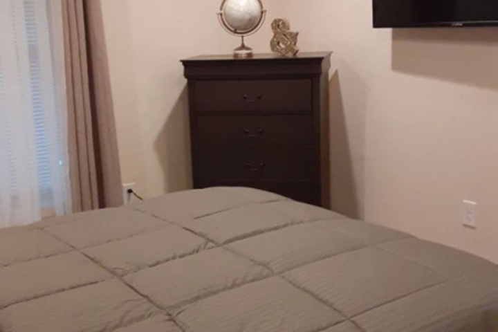 Room 5 of 8
