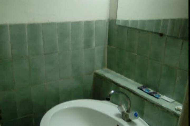 Room 8 of 14