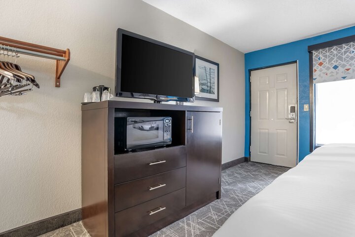 Room 16 of 27