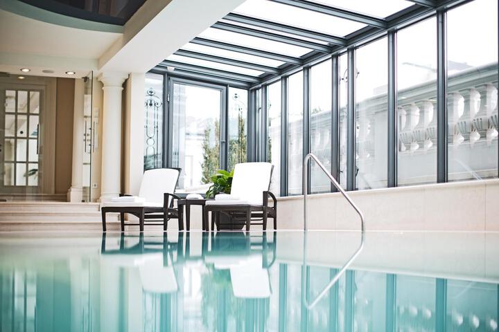 Hotel Pool