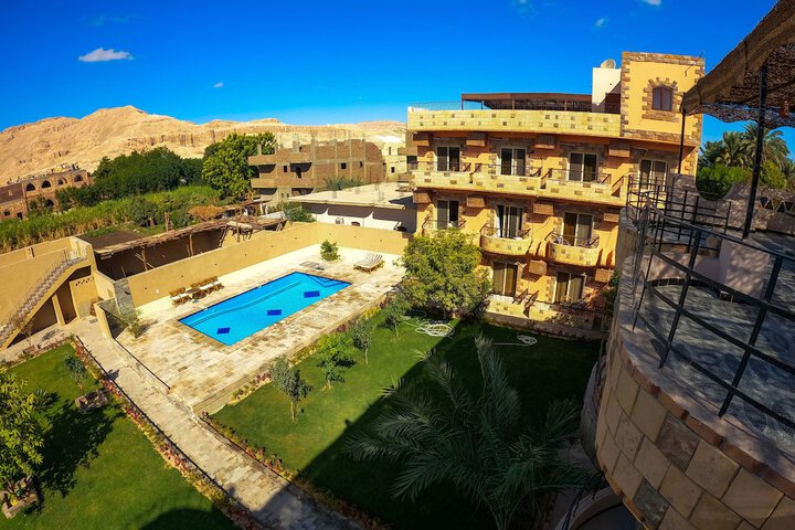 Hotel Exterior 44 of 57