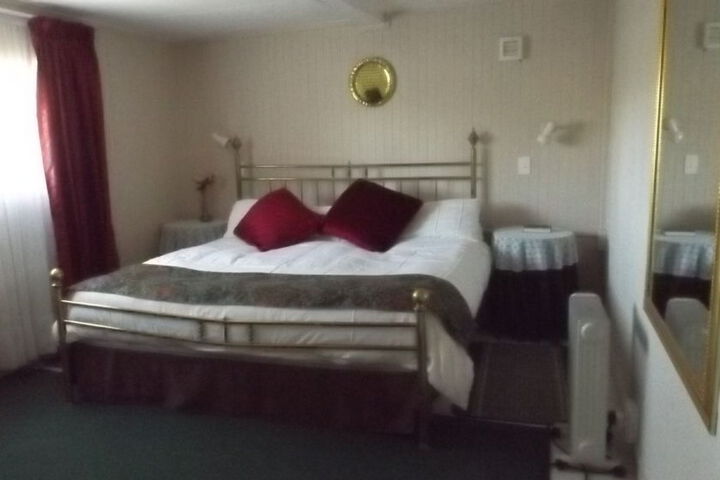 Room 21 of 49