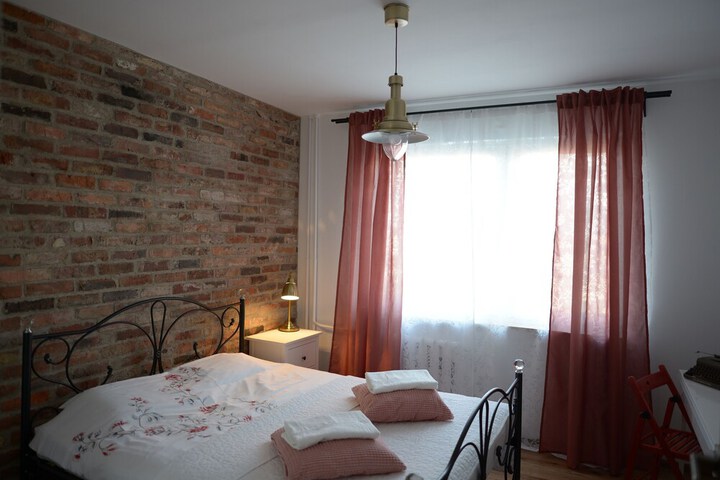 Room 28 of 61