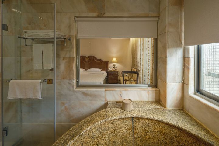 Room 42 of 54