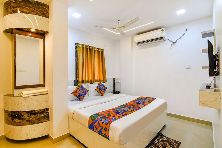 Room 9 of 36
