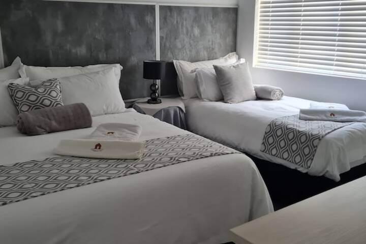 Room 4 of 66