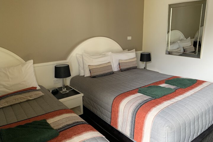Room 9 of 36