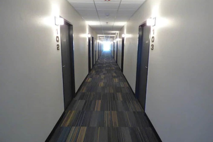 Ballroom/Hall 18 of 20