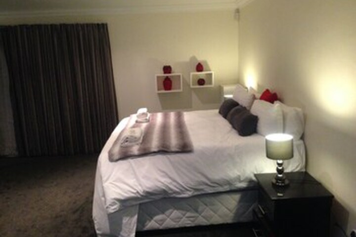 Room 7 of 117
