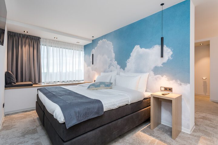 Room 6 of 82
