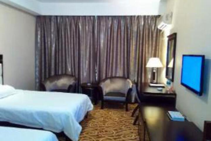 Room 7 of 9