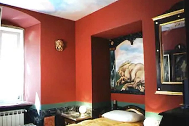 Room 11 of 23