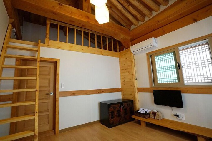 Room 19 of 73