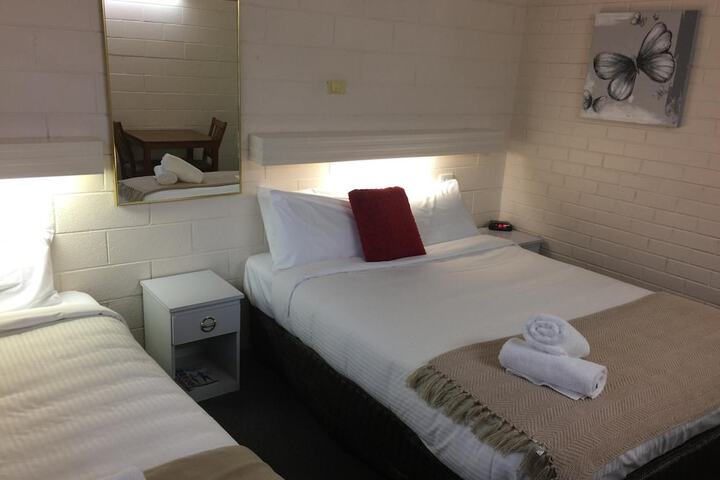 Room 9 of 40