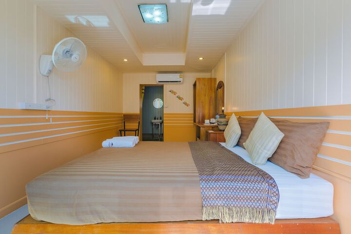Room 10 of 47