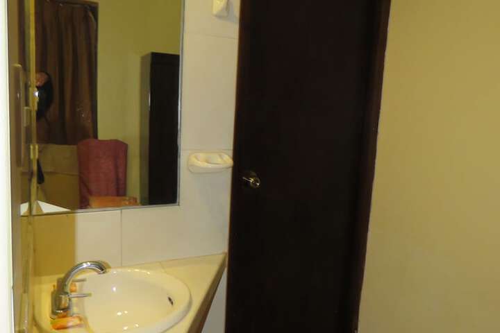 Room 27 of 59