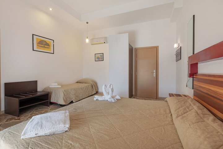 Room 5 of 49