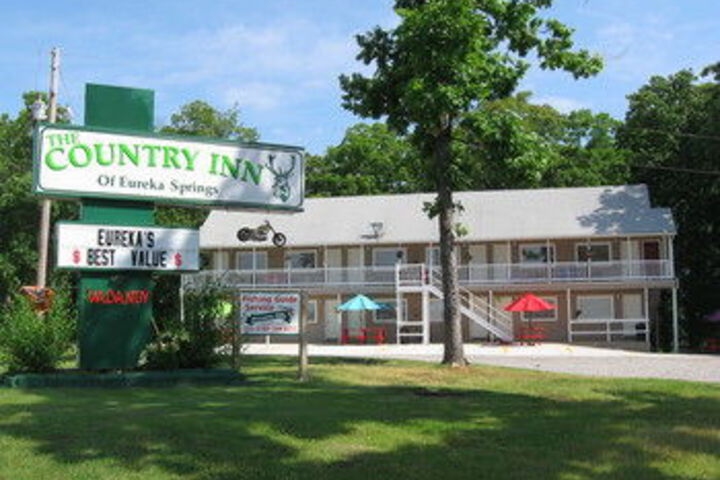 Exterior of The Country Inn of Eureka Springs