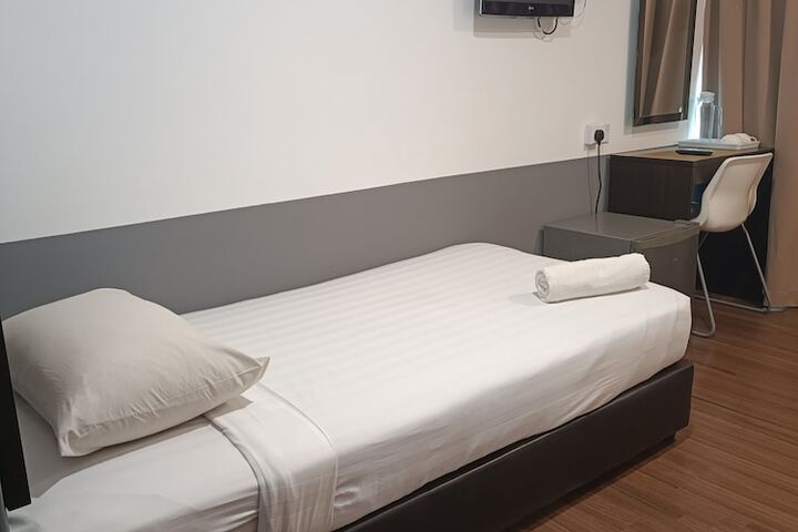Room 7 of 20