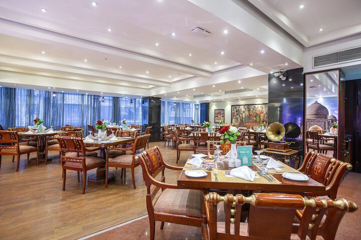 Dining 200 of 258