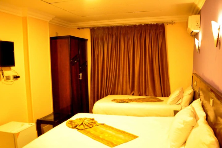 Room 6 of 38