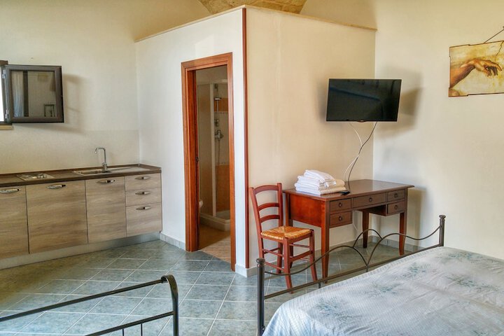 Room 6 of 63